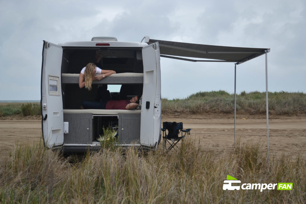 Acampados en la playa 7