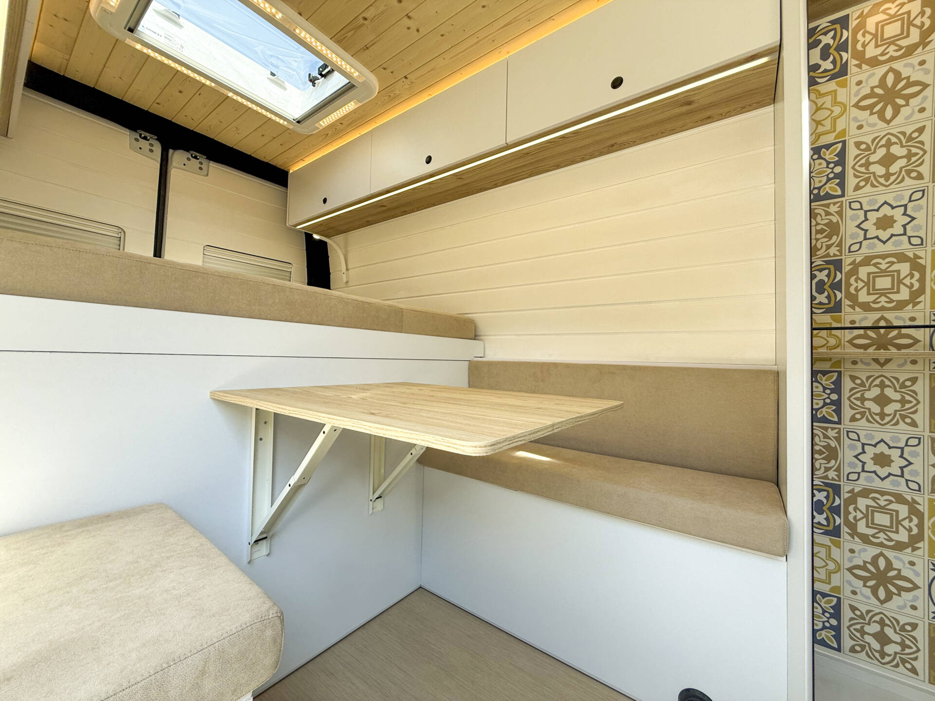 Proyecto Camperización Mercedes Sprinter Arena